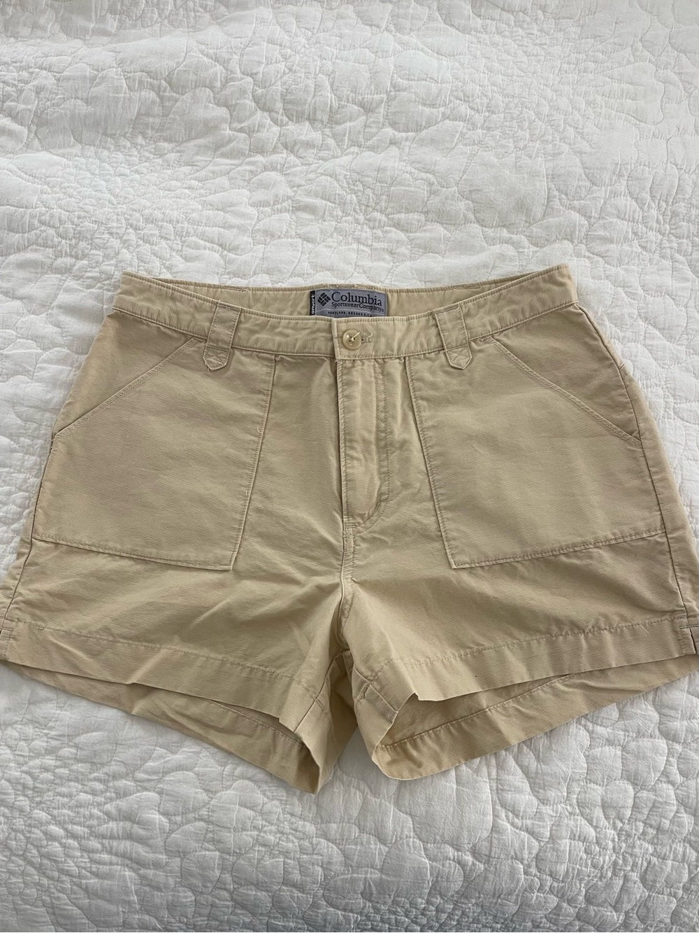 Columbia Women's Cargo Shorts Tan Gorpcore Granola Girl Outdoor Soft Utility